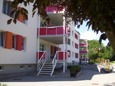 Altersgerechte 2-Raum-Wohnung, Objekt m. Fahrstuhl und Begegnungsstätte, Gemeinschaftsbalkon, Keller - Ostring 5 - 9 (1) (37737)