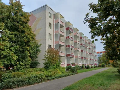 Hell und freundlich: 2 Raum Wohnung mit Balkon - Rücksicht (43790)