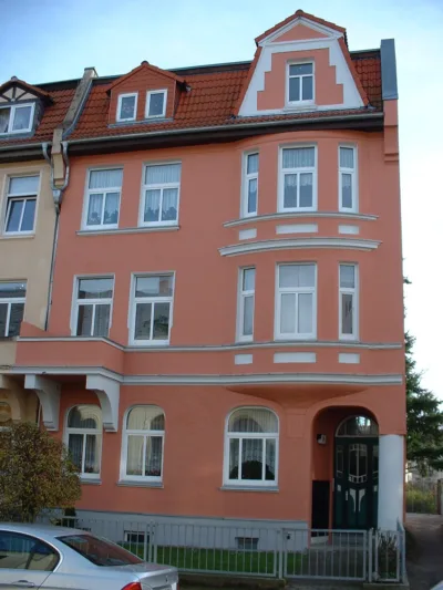 Große 3-Raumwohnung im Erdgeschoss - A.-Bebel-Straße 7 (39572)