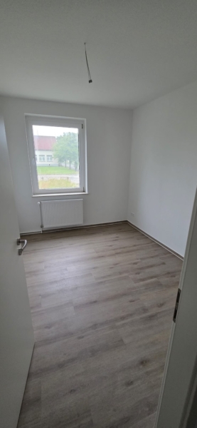 4 Raumwohnung mit Keller und Stellplatz, ERSTBEZUG nach Komplettsanierung - IMG-20260707-WA0007 (32857)