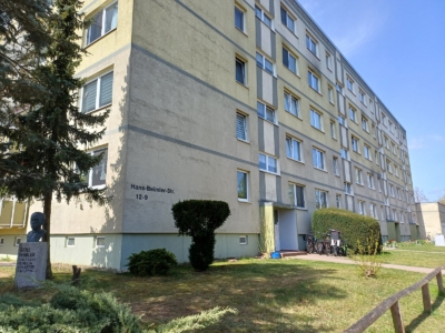 4-Raum-Wohnung im 4. OG - Hauseingang (32830)